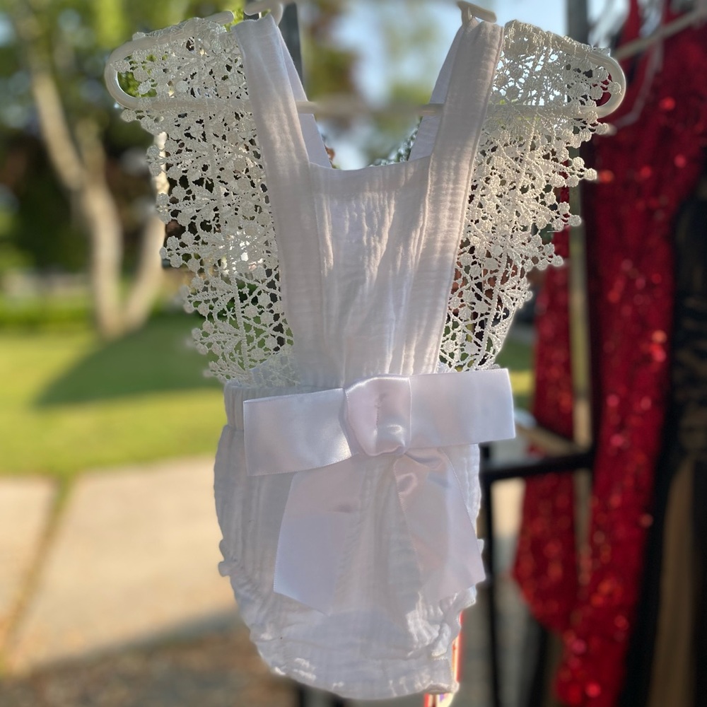 NWT White Linen & Lace Baby Romper